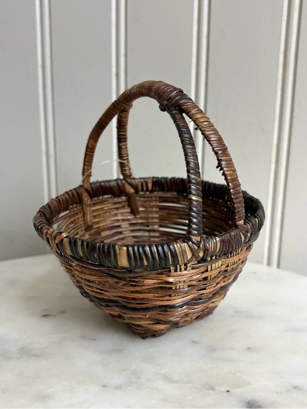NEW Vintage Small Woven Basket Brown VTG Farmhouse Country Cottagecore Primitive